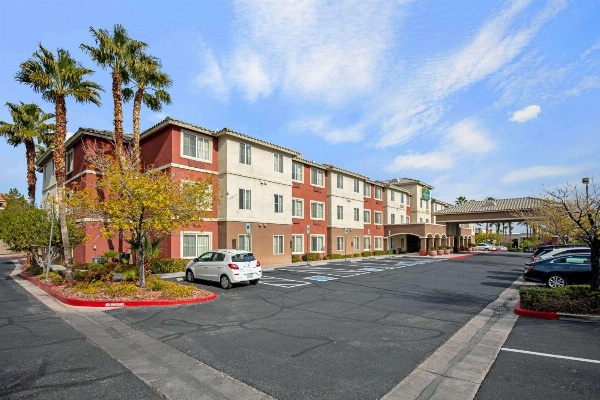 La Quinta Inn & Suites by Wyndham Las Vegas Red Rock / Summerlan Main image