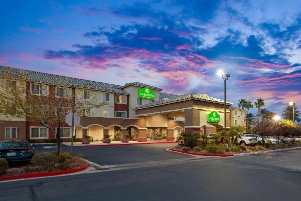 La Quinta Inn & Suites by Wyndham Las Vegas Red Rock / Summerlan Main image